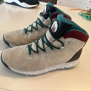 Timberland limited Nature Needs Heroes Low Hike Sneaker 10.5 Mens US